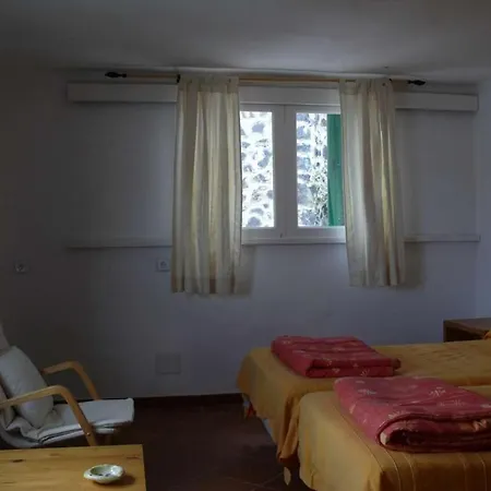 Sleeps 2 Pool Wifi T691620 Uga